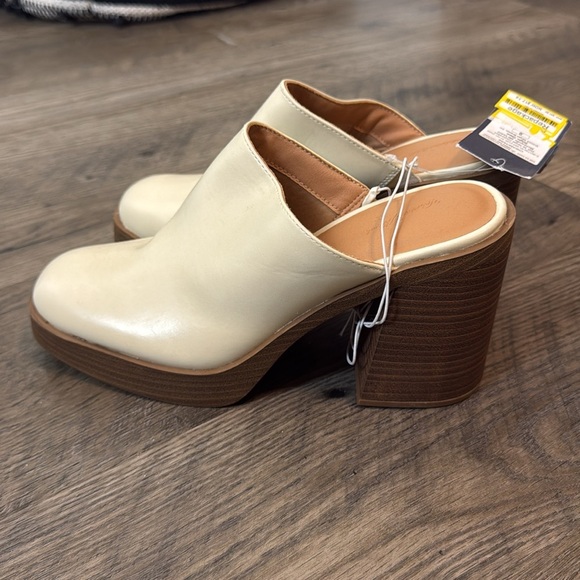 Women's 9.5 Universal Thread 3.75" Chunky Block High Heel Slip On {Flawed} - Picture 3 of 5